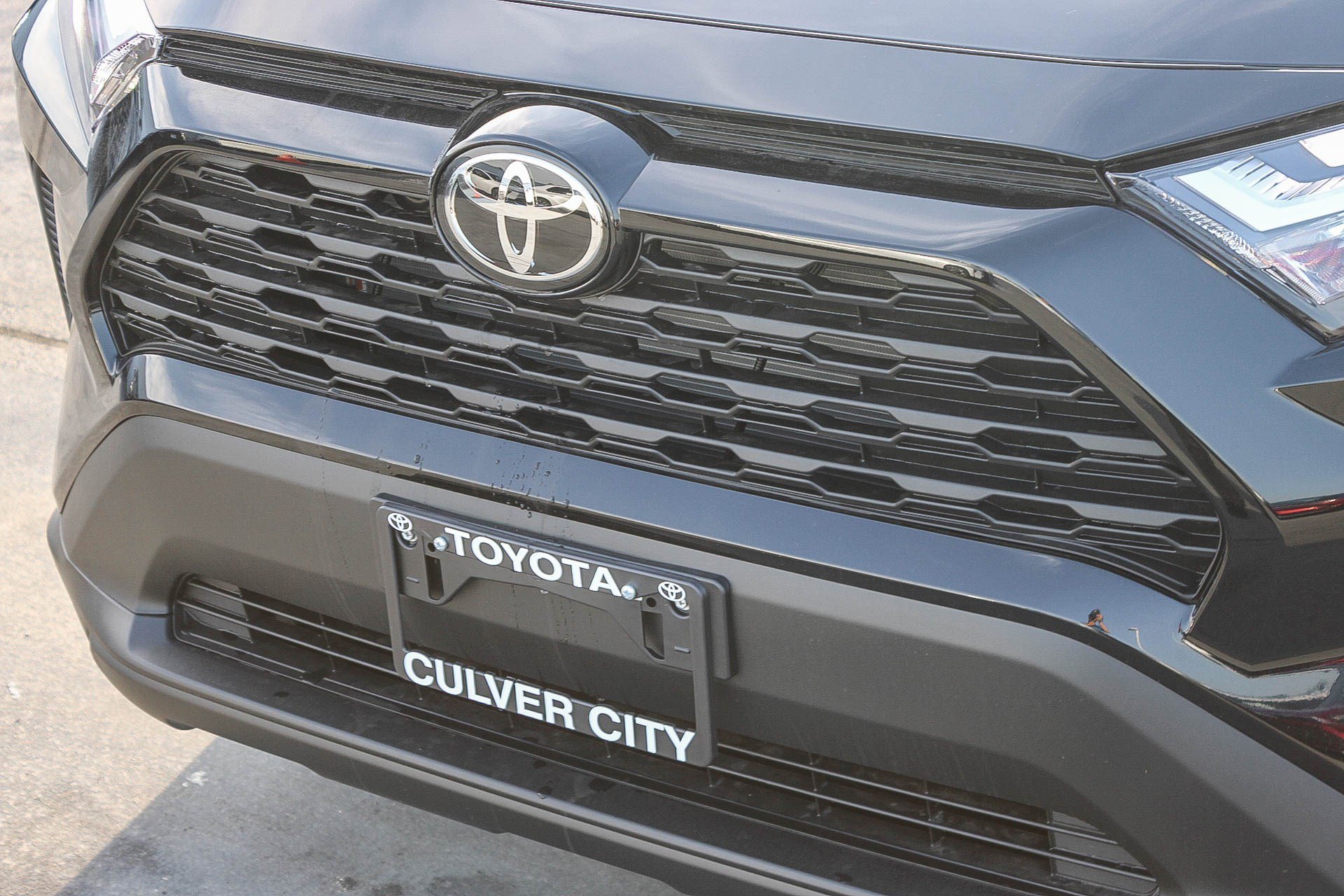 New 2025 Toyota RAV4 XLE image 6