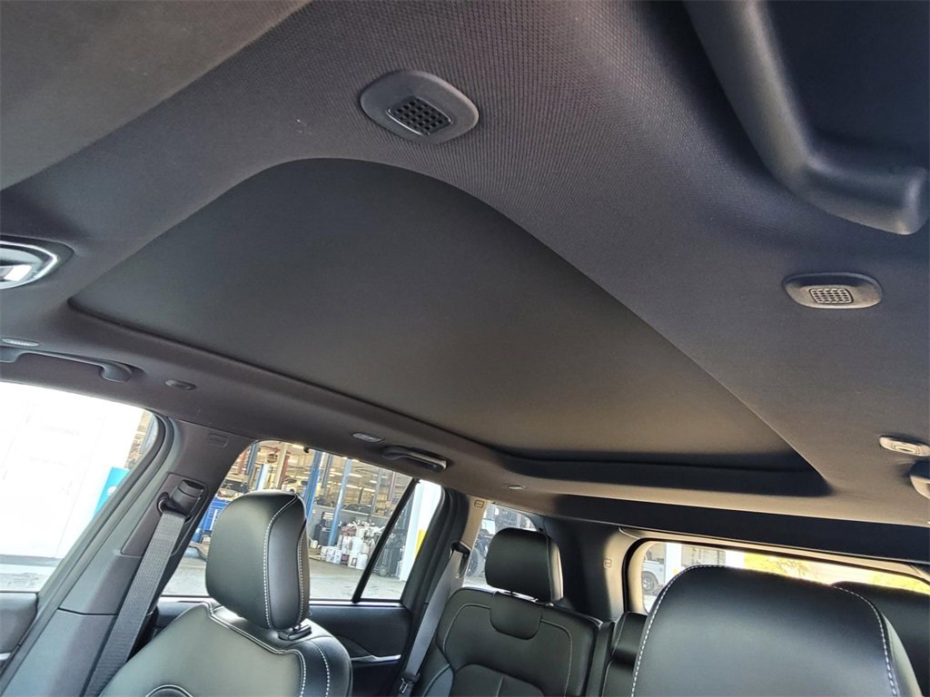 New 2025 Jeep Grand Cherokee Limited 4xe image 7