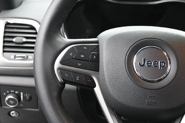 Used 2019 Jeep Grand Cherokee Altitude AWD/4WD image 26