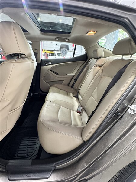 Used 2012 Kia Optima EX w/ Premium Pkg FWD image 7