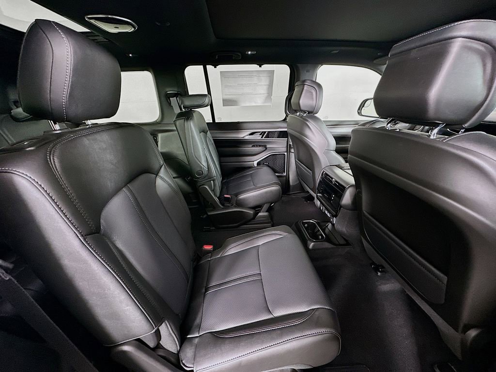 New 2026 Jeep Grand Wagoneer Limited AWD/4WD image 36