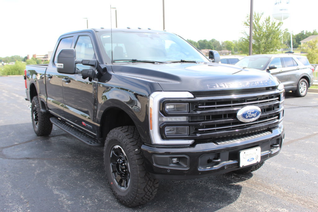 New 2026 Ford F350 Platinum w/ Tremor Off-Road Package AWD/4WD image 7