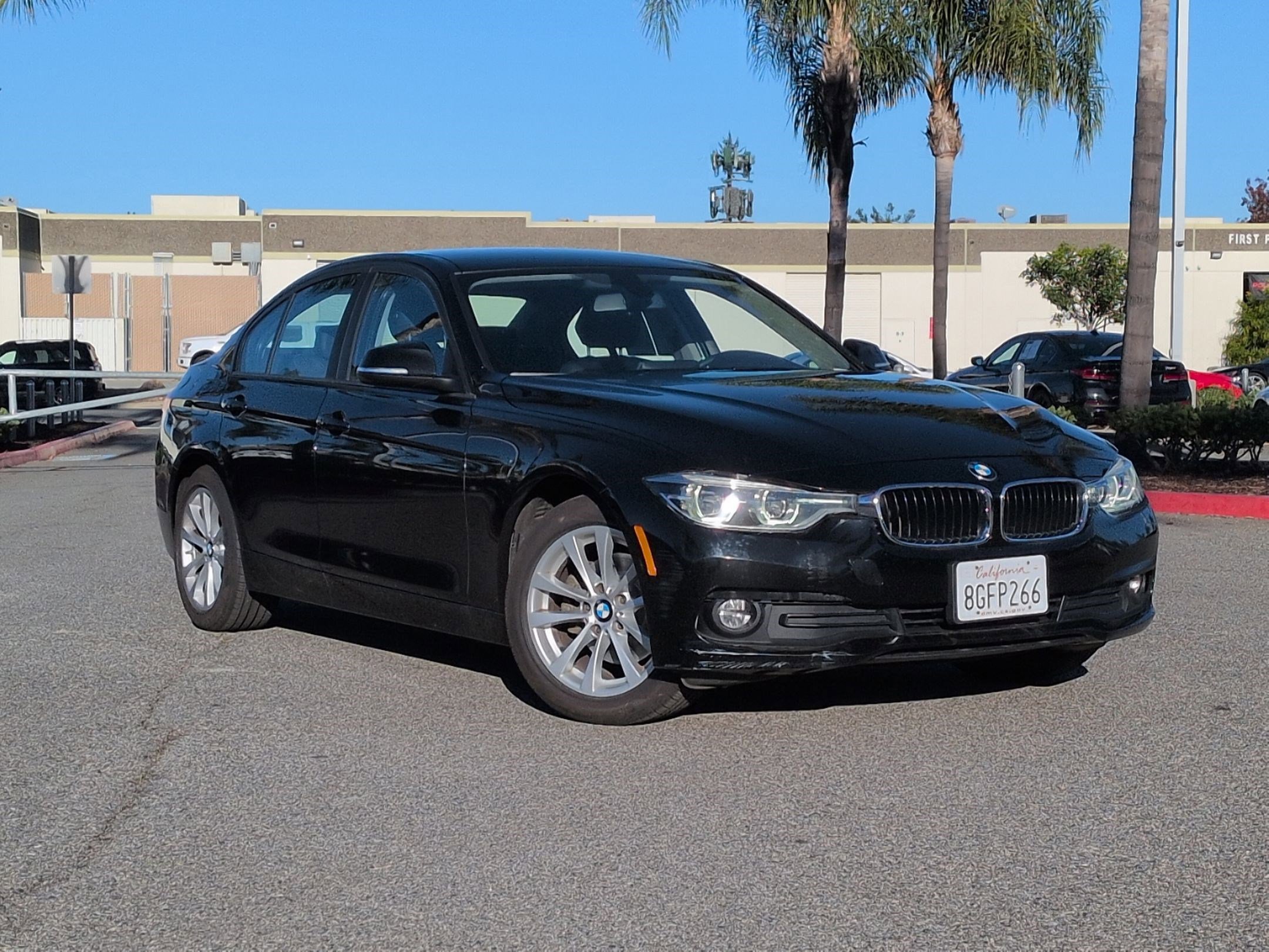 Used 2018 BMW 320i Sedan image 2