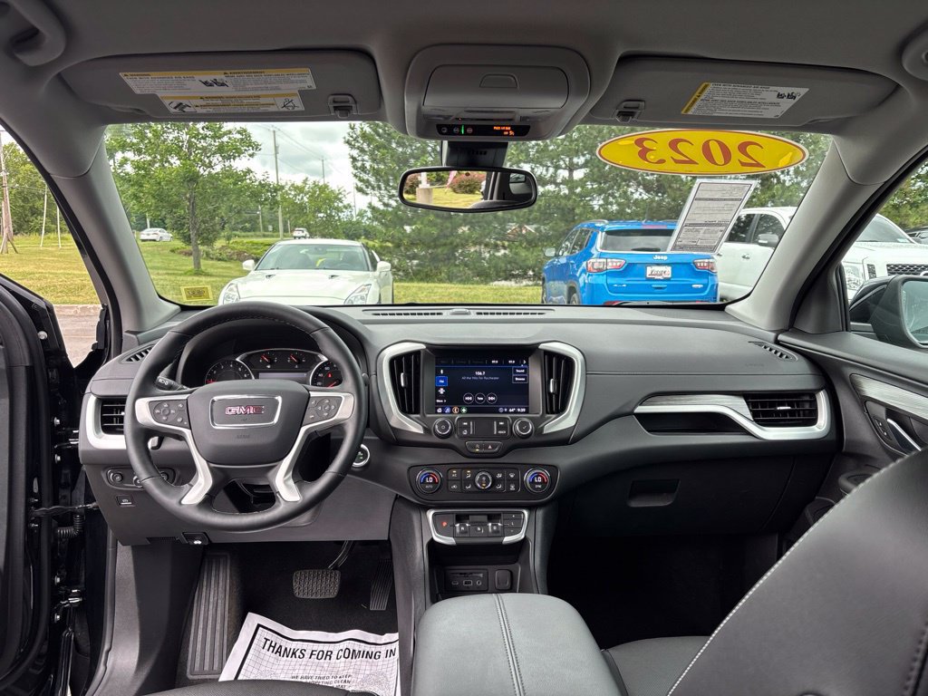 Used 2023 GMC Terrain SLT AWD/4WD image 13