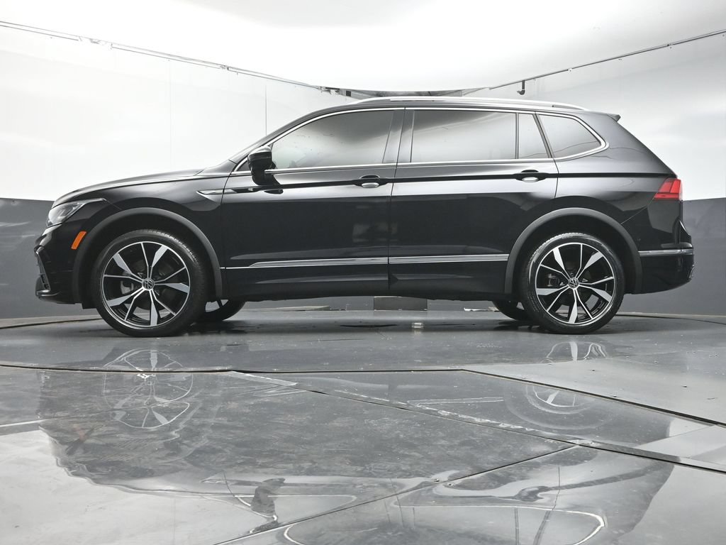 Used 2024 Volkswagen Tiguan SEL R-Line AWD/4WD image 31