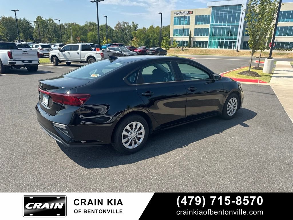 Certified 2021 Kia Forte Sedan FWD image 3