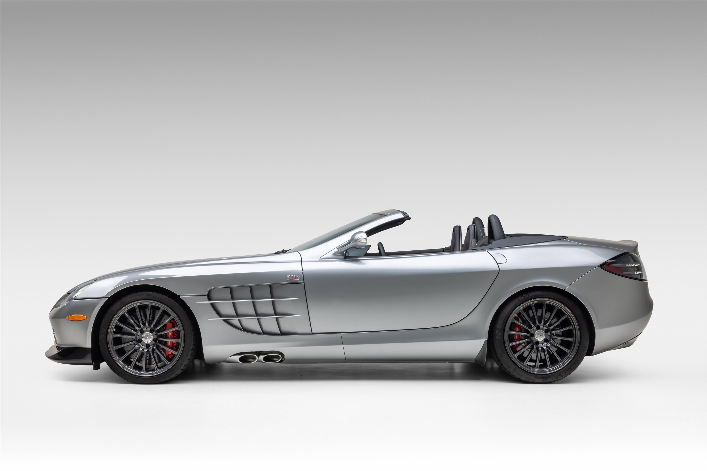 Used 2009 Mercedes-Benz SLR image 8