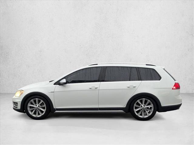 Used 2017 Volkswagen Golf S image 9