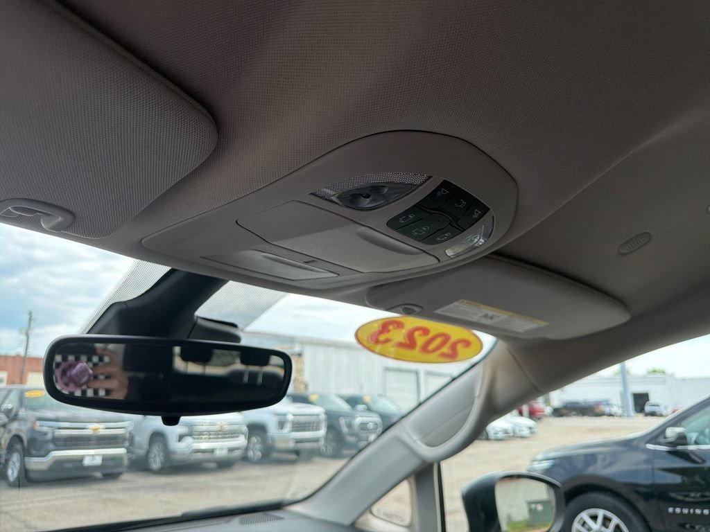 Used 2023 Chrysler Voyager LX FWD image 28