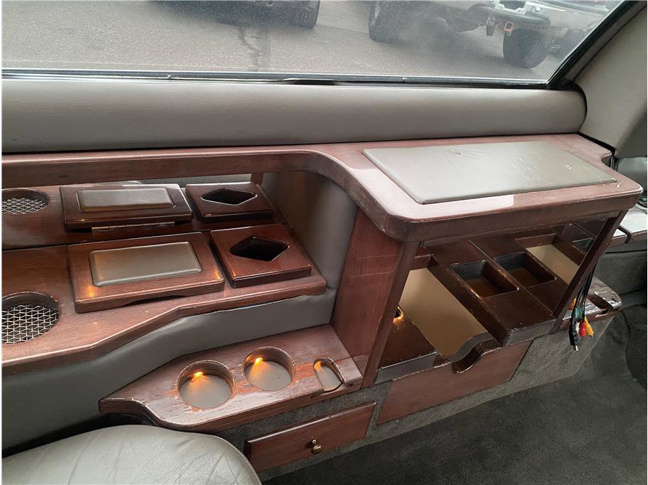 Used 1998 Cadillac De Ville Limousine image 22