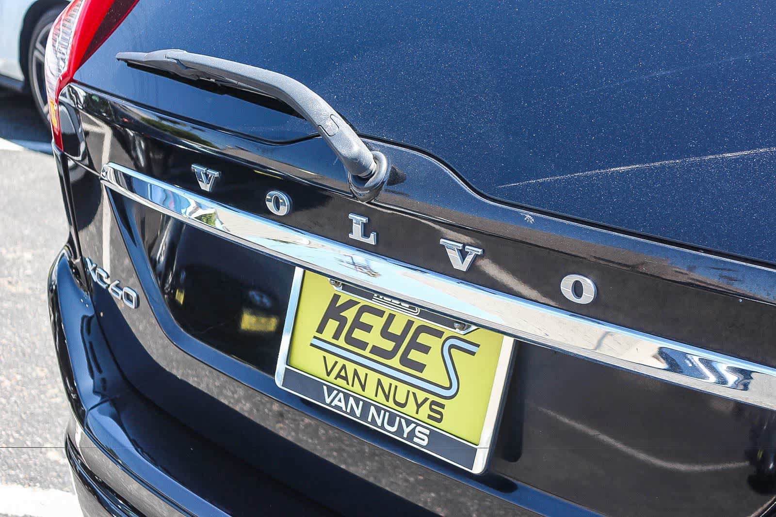 Used 2016 Volvo XC60 T5 Premier w/ Proximity Package FWD image 9