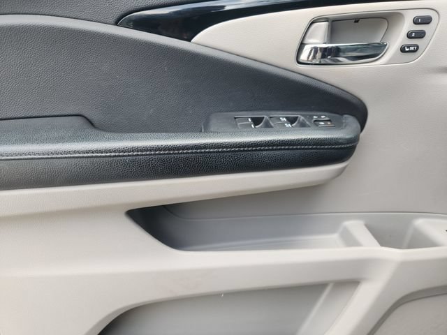 Used 2019 Honda Pilot Elite image 22
