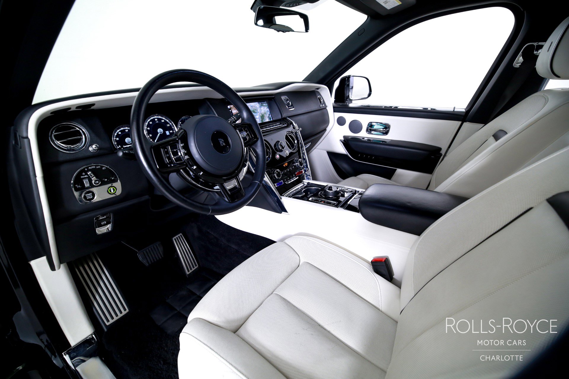 Used 2022 Rolls-Royce Cullinan image 4