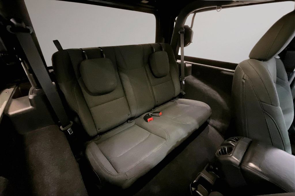 Used 2019 Jeep Wrangler Sport S image 25