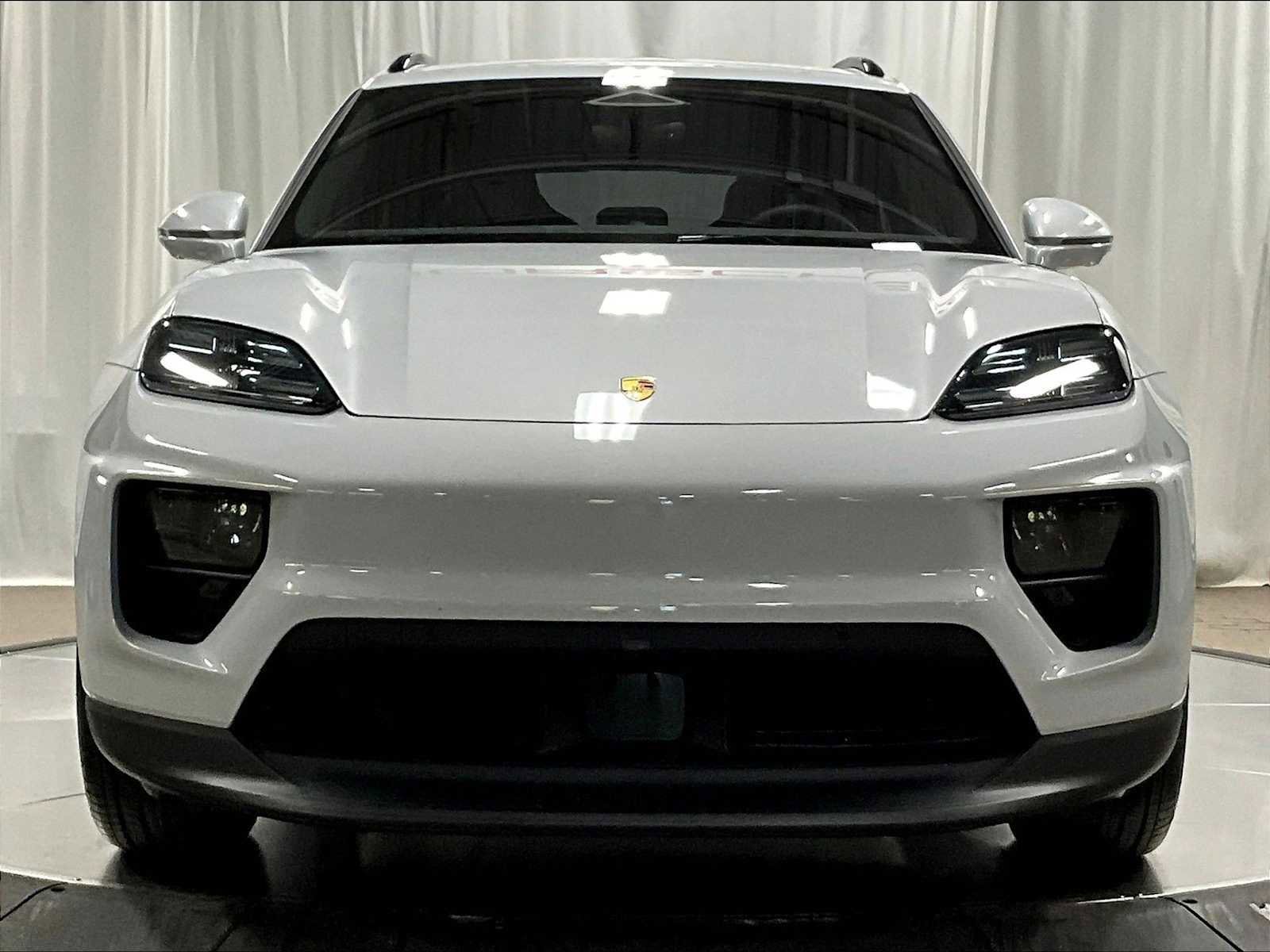 New 2026 Porsche Macan Electric RWD image 10