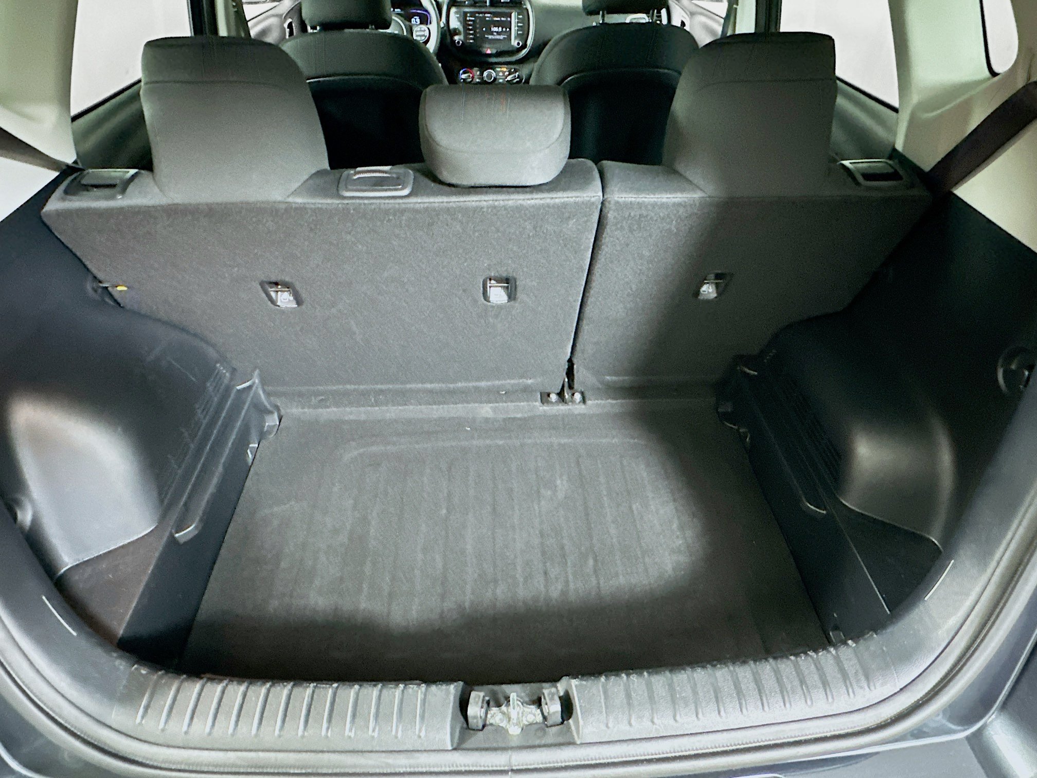Used 2025 Kia Soul LX w/ LX Technology Package FWD image 27