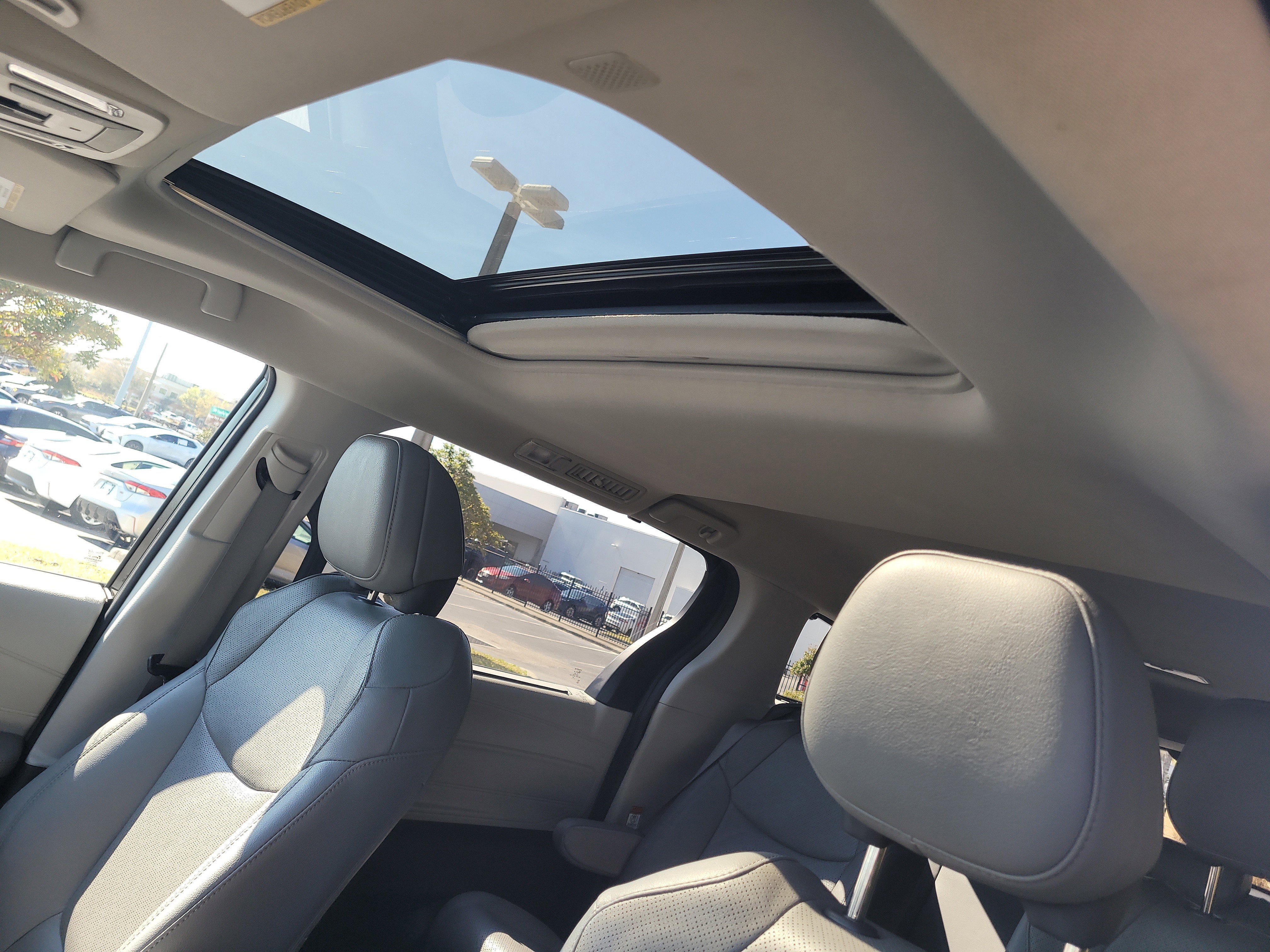 Certified 2023 Toyota Sienna Limited image 22