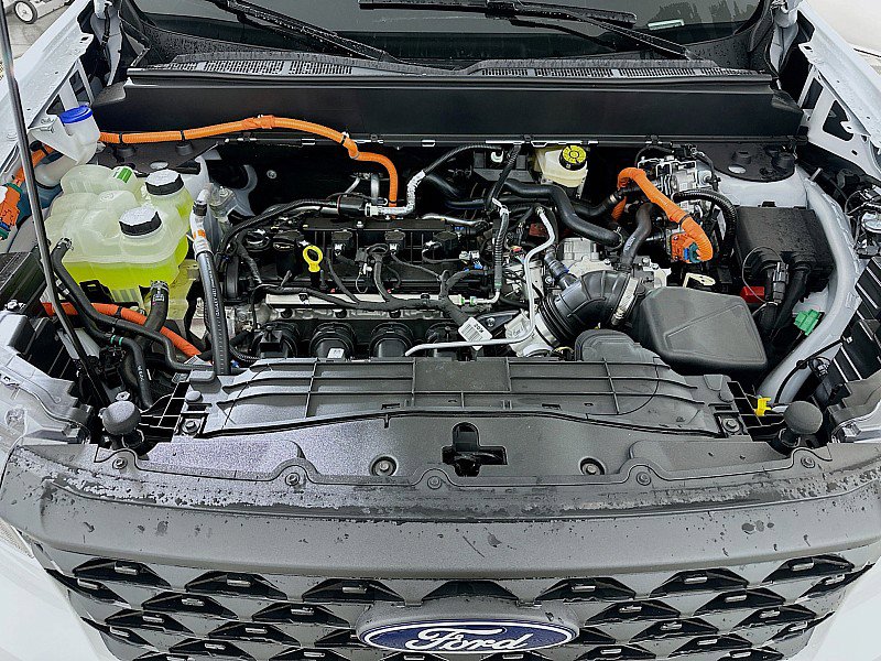 New 2025 Ford Maverick XLT w/ Equipment Group 301A image 17