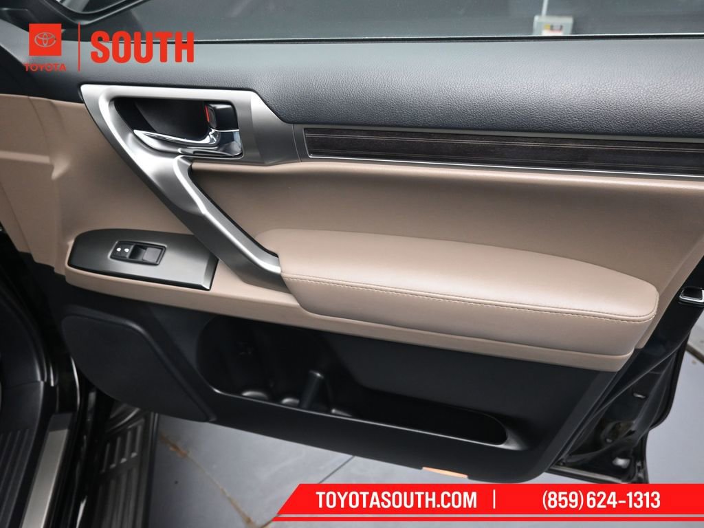 Used 2023 Lexus GX 460 Premium w/ Premium Package image 41