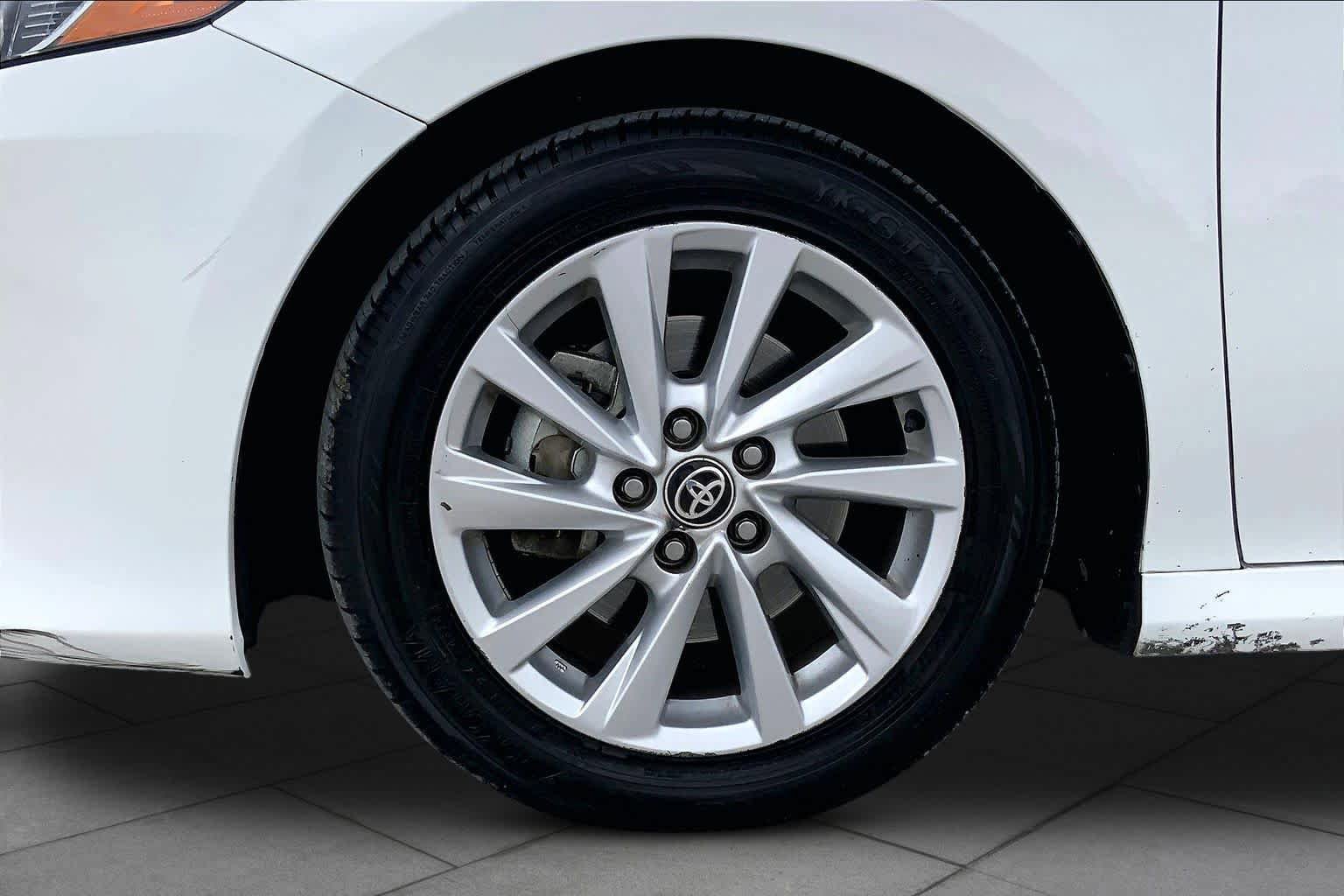 Used 2023 Toyota Camry LE w/ Convenience Package FWD image 11