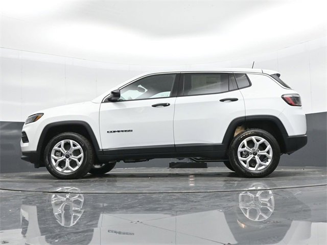 Used 2025 Jeep Compass Sport image 43