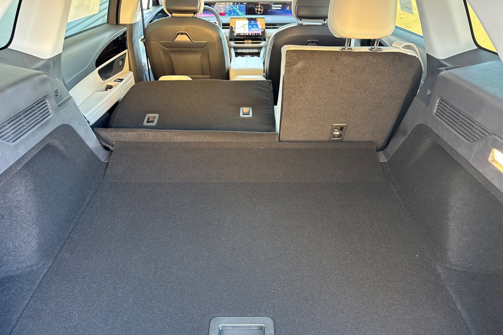 New 2026 Lincoln Nautilus Premier w/ Equipment Group 102A image 14