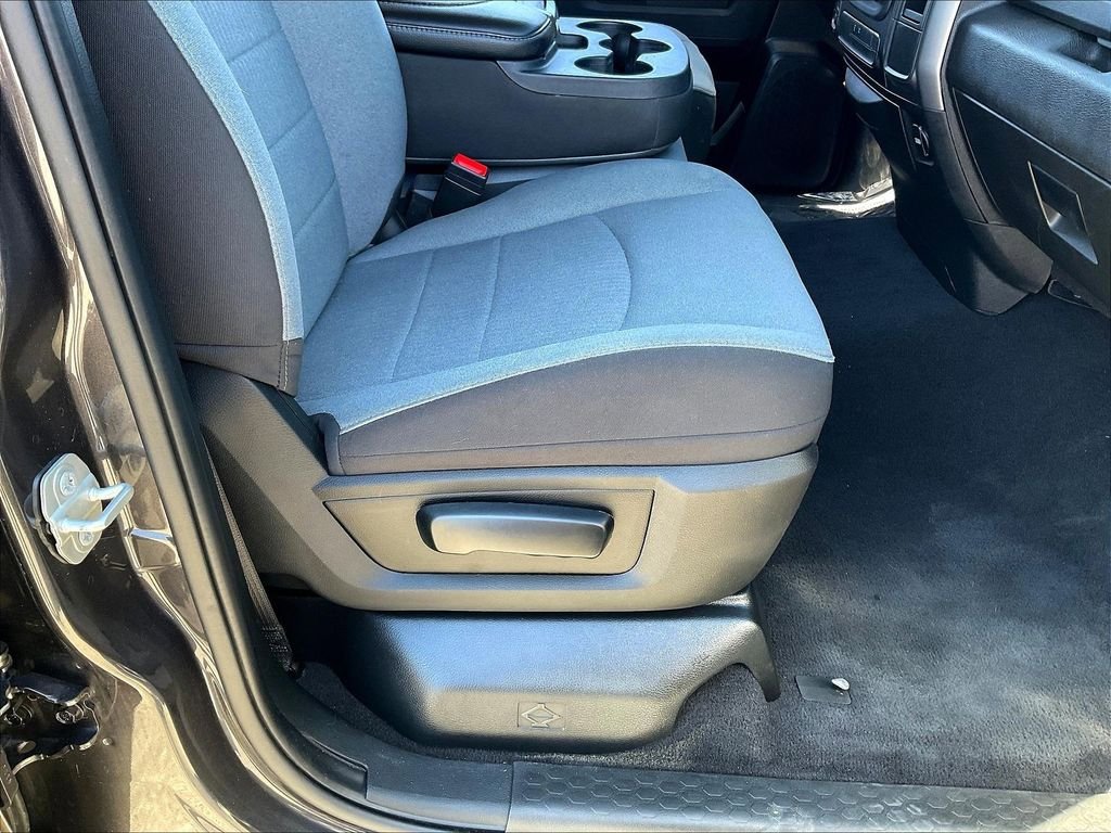 Used 2024 RAM 1500 Classic SLT AWD/4WD image 33