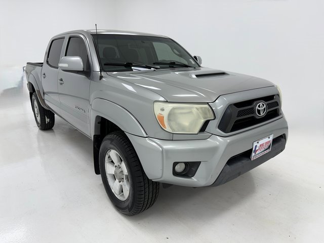 Used 2014 Toyota Tacoma PreRunner w/ TRD Sport Package image 2