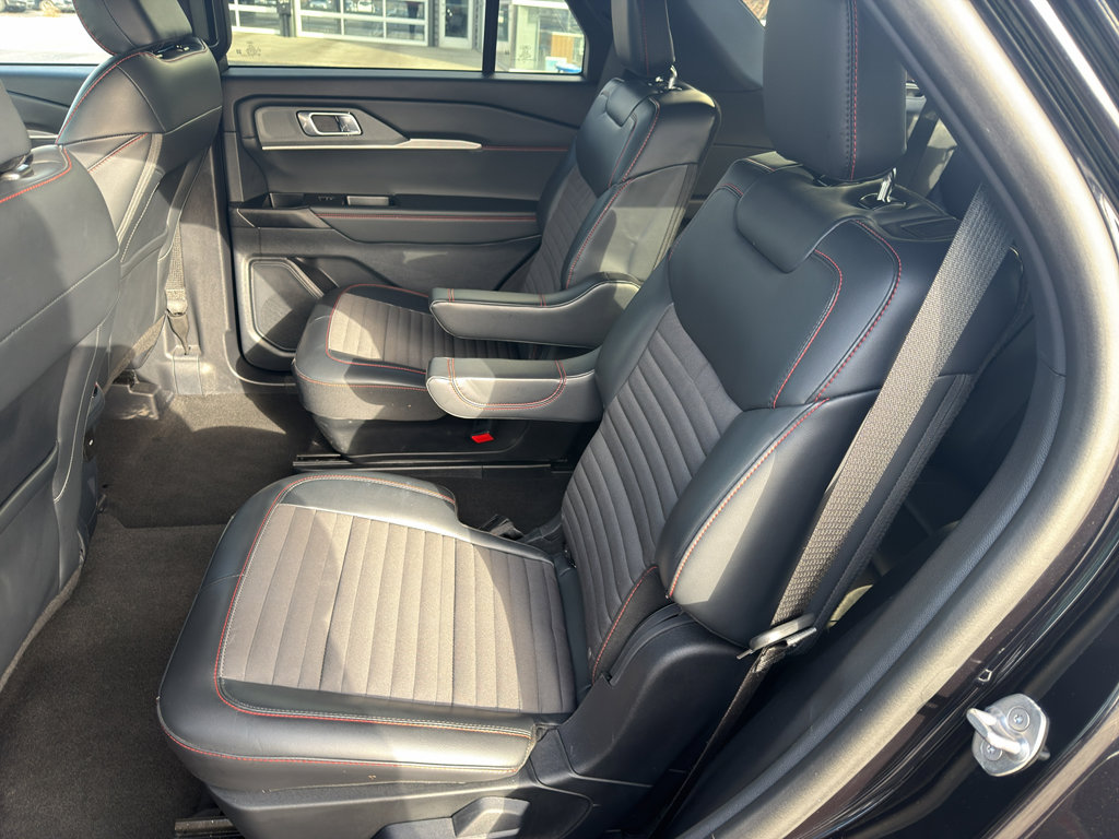 Used 2025 Ford Explorer ST-Line image 13