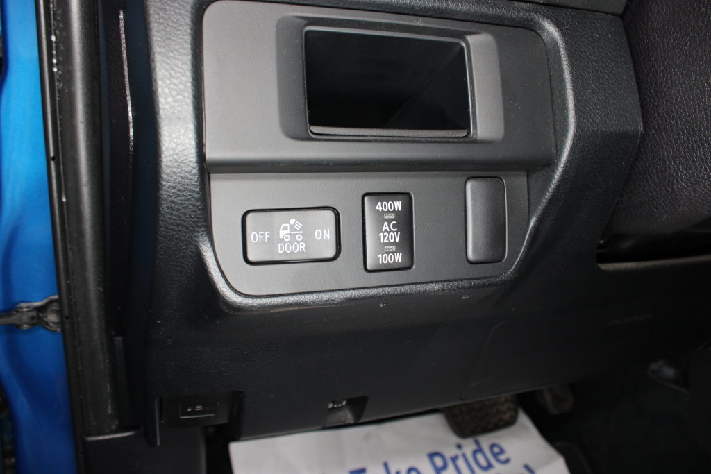 Used 2016 Toyota Tacoma SR5 AWD/4WD image 17