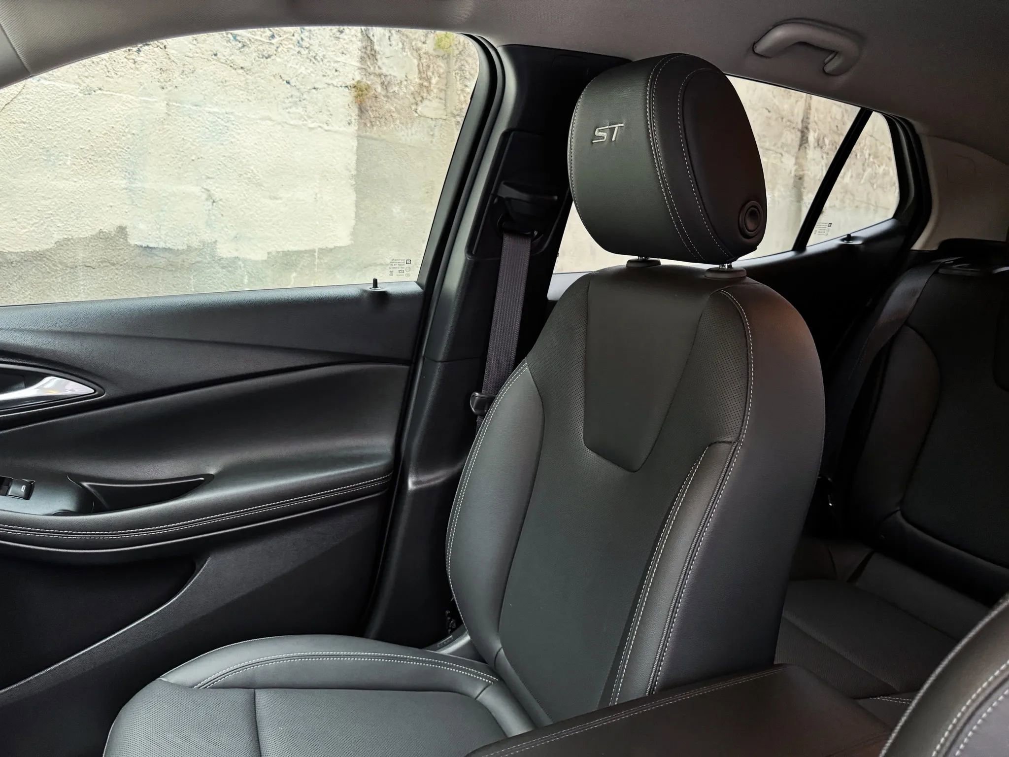 Used 2024 Buick Encore GX Sport Touring FWD image 16