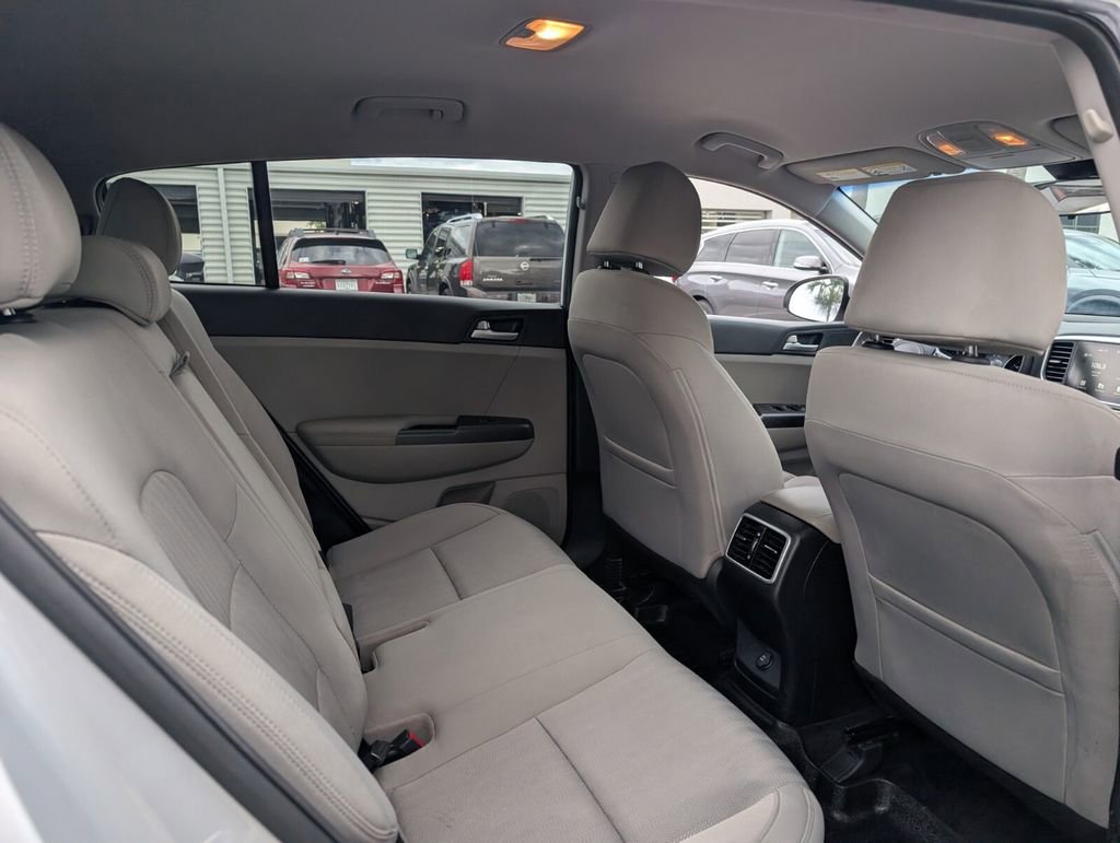 Used 2022 Kia Sportage LX image 16