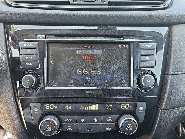 Used 2020 Nissan Rogue SV FWD image 17