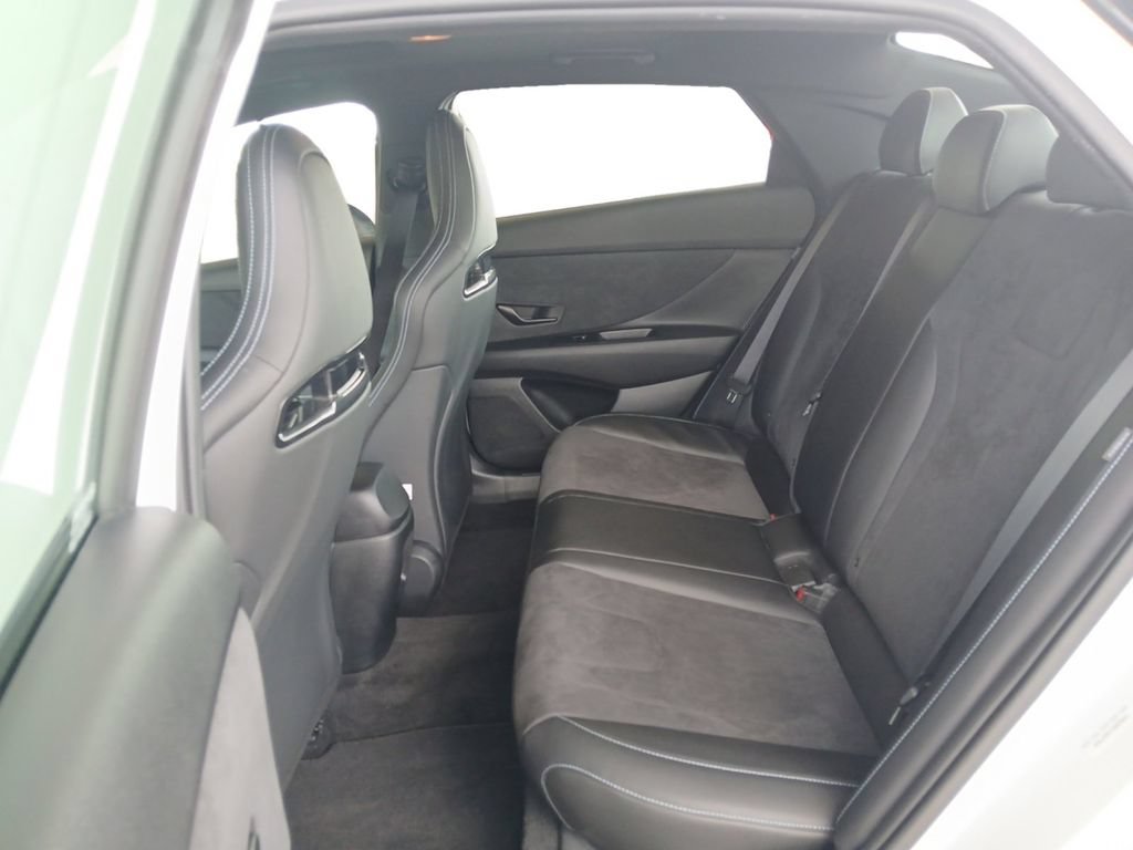Used 2025 Hyundai Elantra N FWD image 13