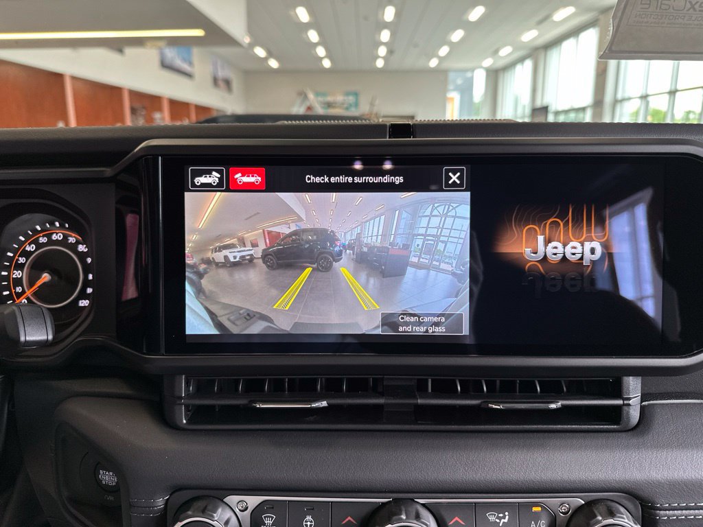 New 2026 Jeep Wrangler Unlimited Sahara w/ Whitecap Package AWD/4WD image 29