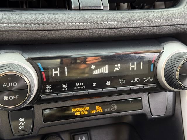 Used 2019 Toyota RAV4 XLE w/ Carpet Mat Package image 18