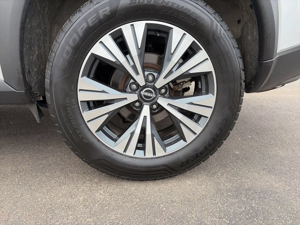 Used 2023 Nissan Rogue SV AWD/4WD image 10