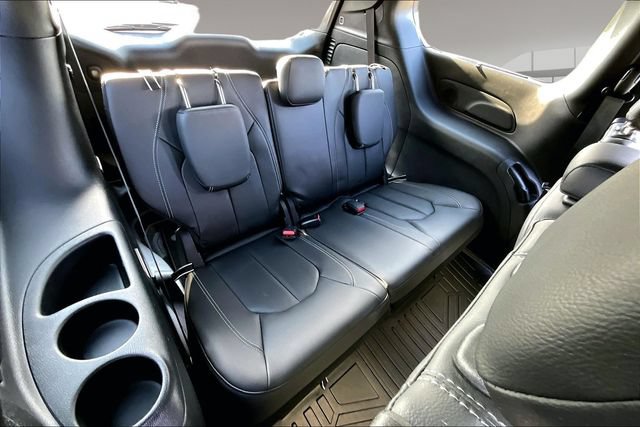 Used 2021 Chrysler Pacifica Touring-L w/ Uconnect Theater Family Group FWD image 24