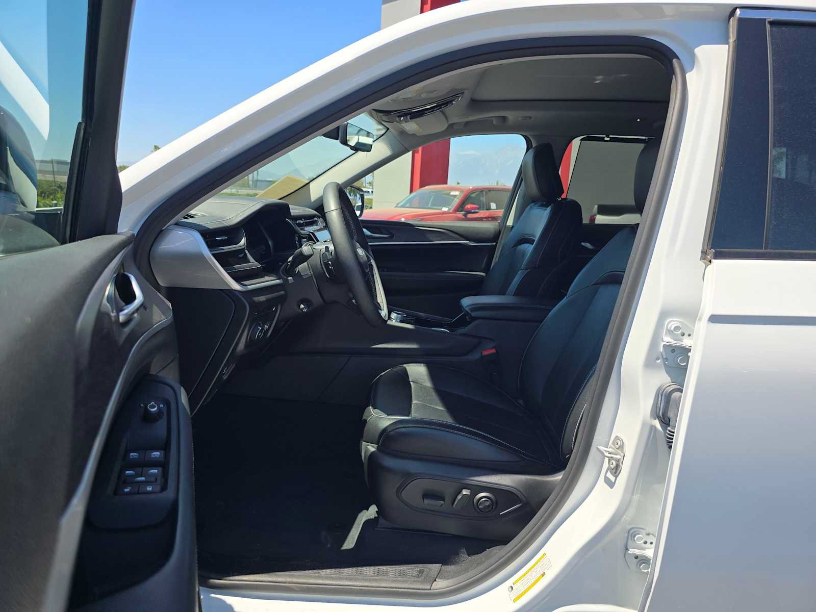 Used 2022 Jeep Grand Cherokee Limited 4xe w/ Luxury Tech Group II AWD/4WD image 22