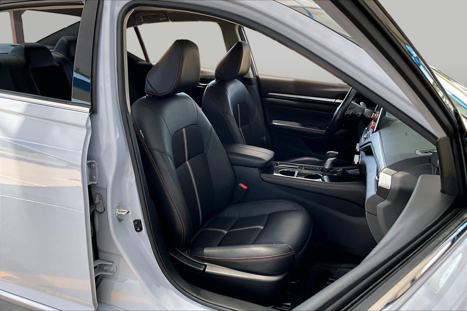 Used 2023 Nissan Altima 2.5 SR FWD image 9