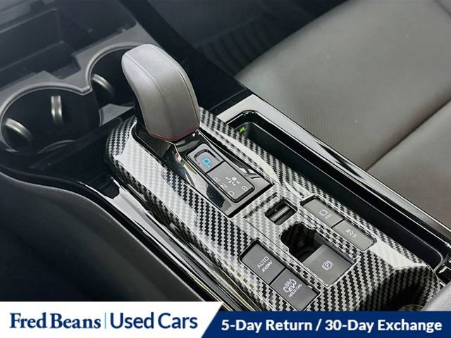 Used 2025 Toyota Prius Plug-In Hybrid FWD image 24
