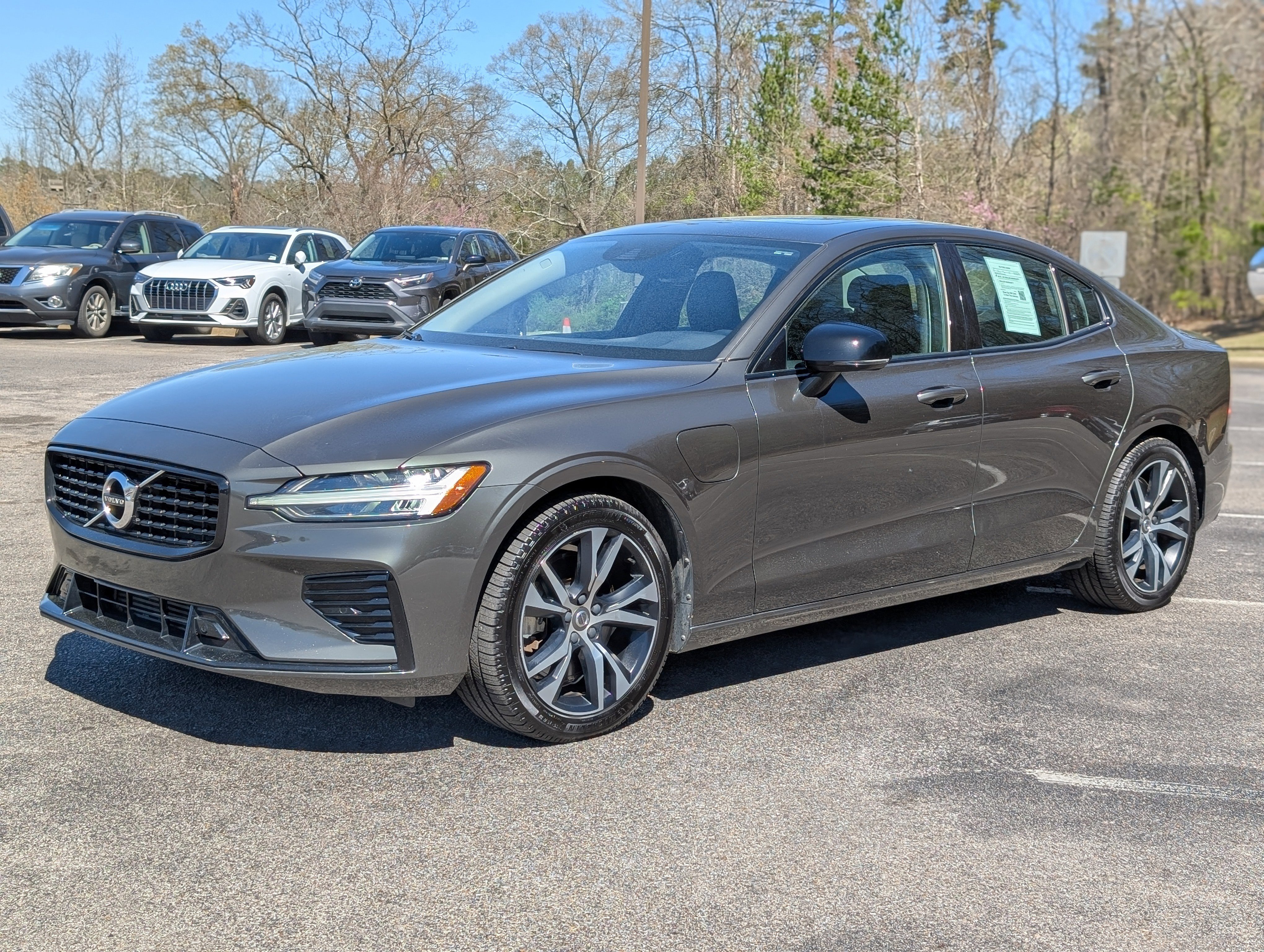 Used 2021 Volvo S60 T8 R-Design Expression image 5