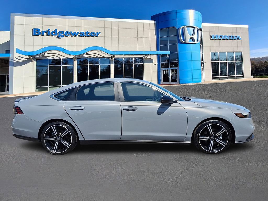 Used 2023 Honda Accord Sport image 7