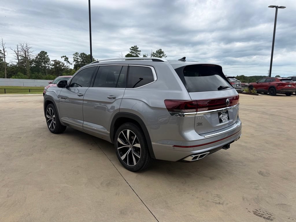 Used 2024 Volkswagen Atlas SEL Premium R-Line AWD/4WD image 3