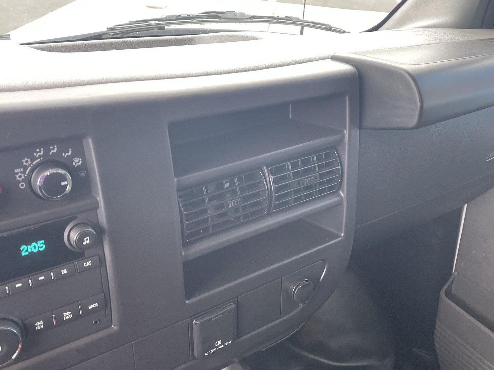 Used 2025 Chevrolet Express 2500 w/ Driver Convenience Package RWD image 17
