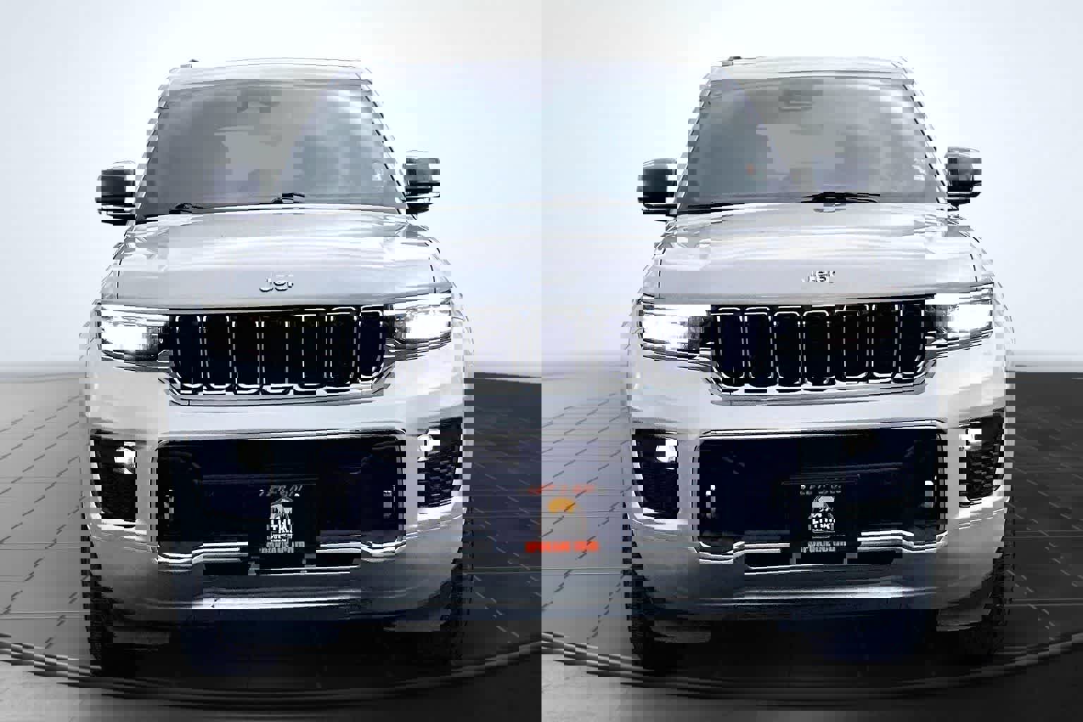 Used 2024 Jeep Grand Cherokee Overland image 6