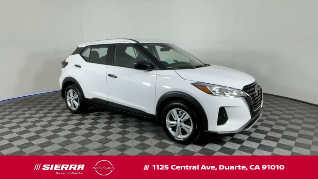 New 2025 Nissan Kicks Play S