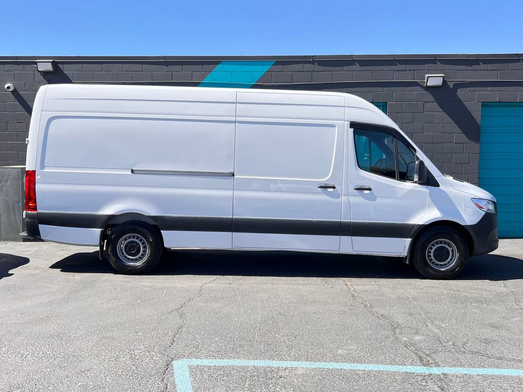 Used 2022 Mercedes-Benz Sprinter 2500 image 13