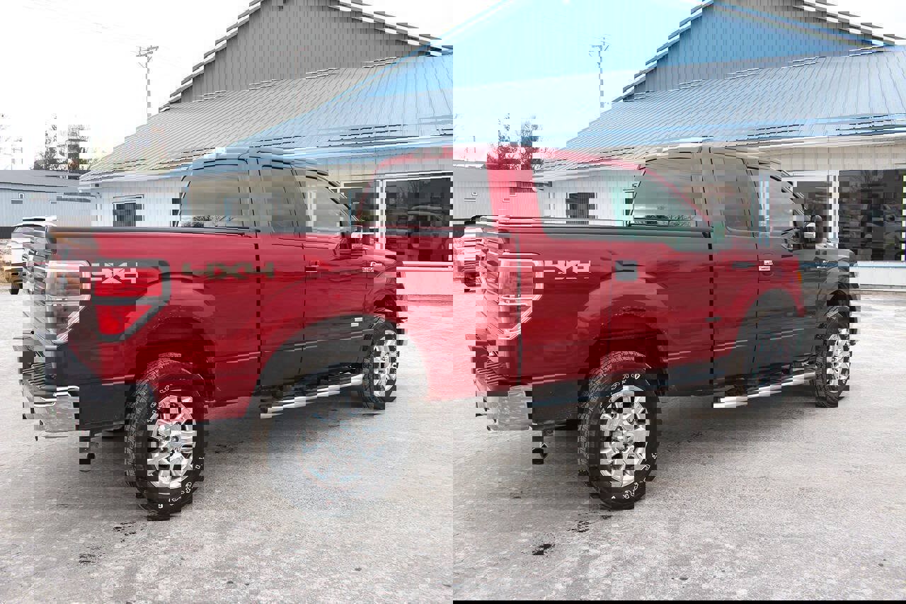 Used 2013 Ford F150 XLT w/ XLT Chrome Pkg image 4