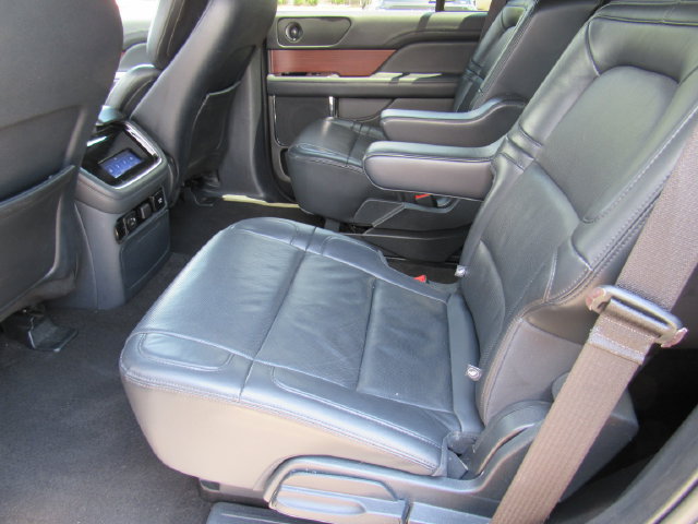 Used 2023 Lincoln Navigator Reserve AWD/4WD image 16